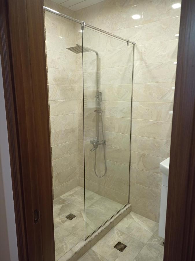 Spacious One Bedroom Apartment In The City Centre Jereván Kültér fotó