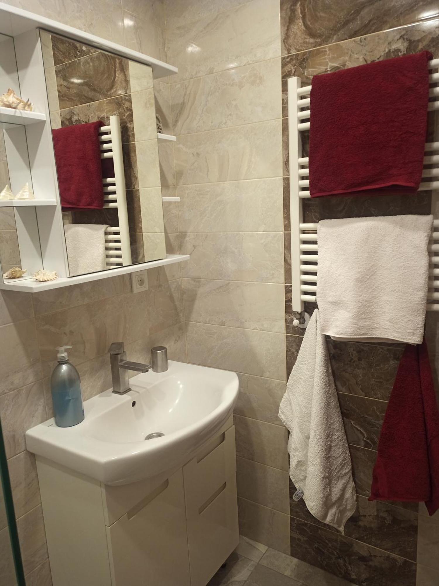Spacious One Bedroom Apartment In The City Centre Jereván Kültér fotó