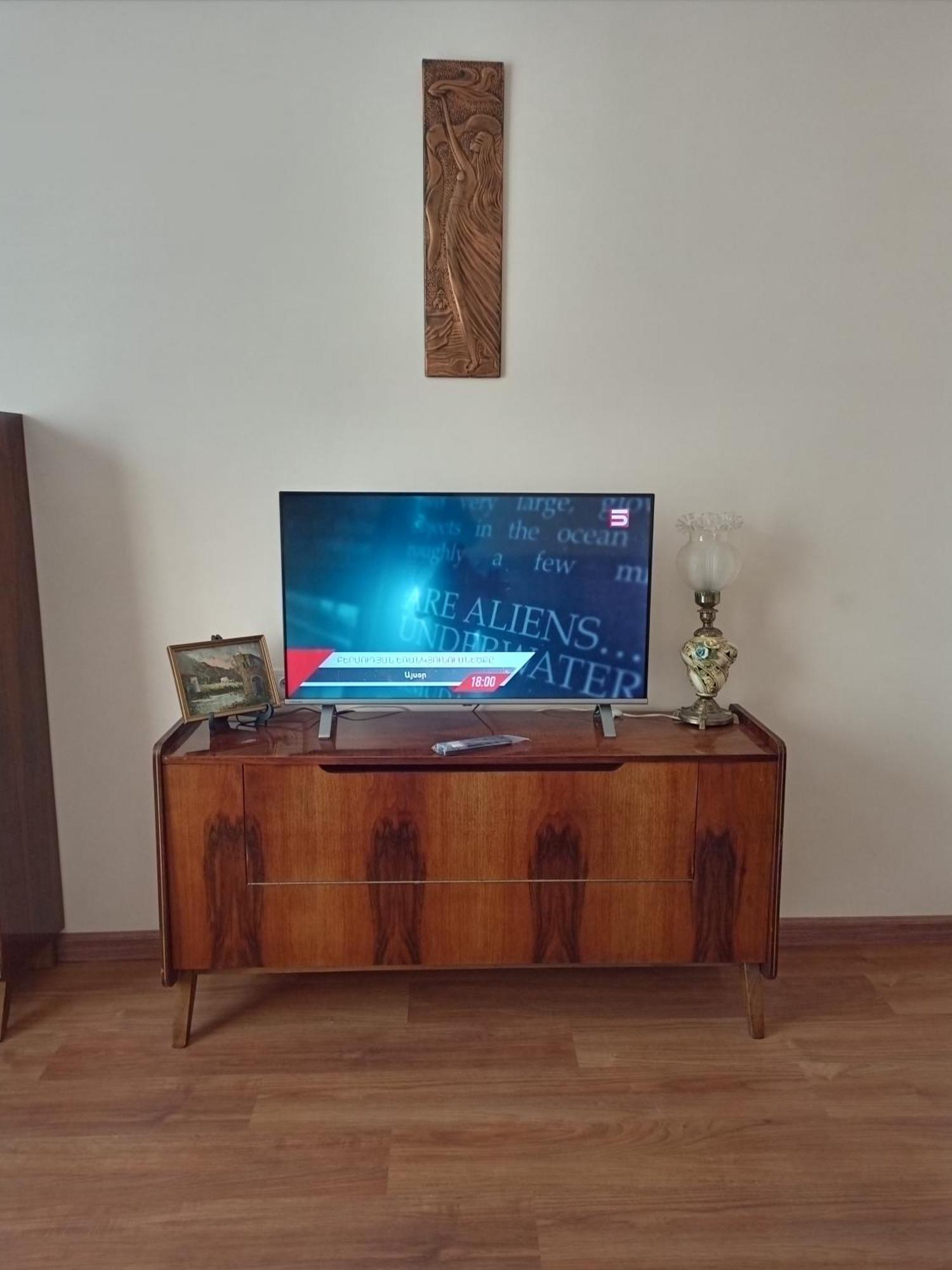 Spacious One Bedroom Apartment In The City Centre Jereván Kültér fotó